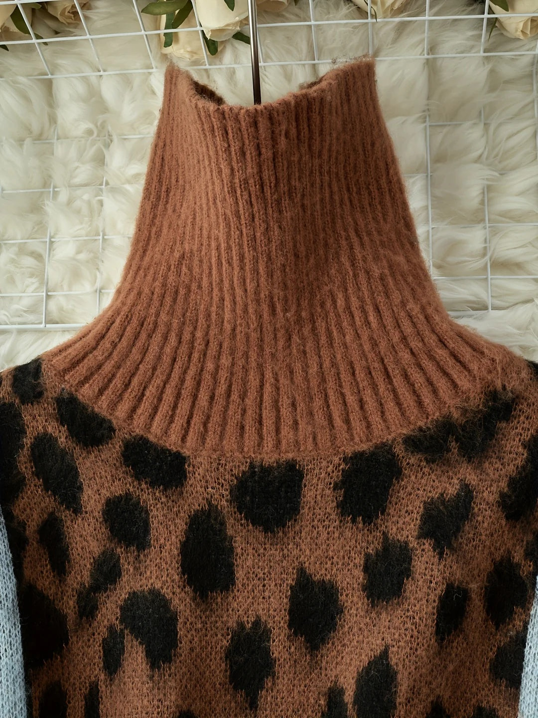 KAROLINA SWEATER